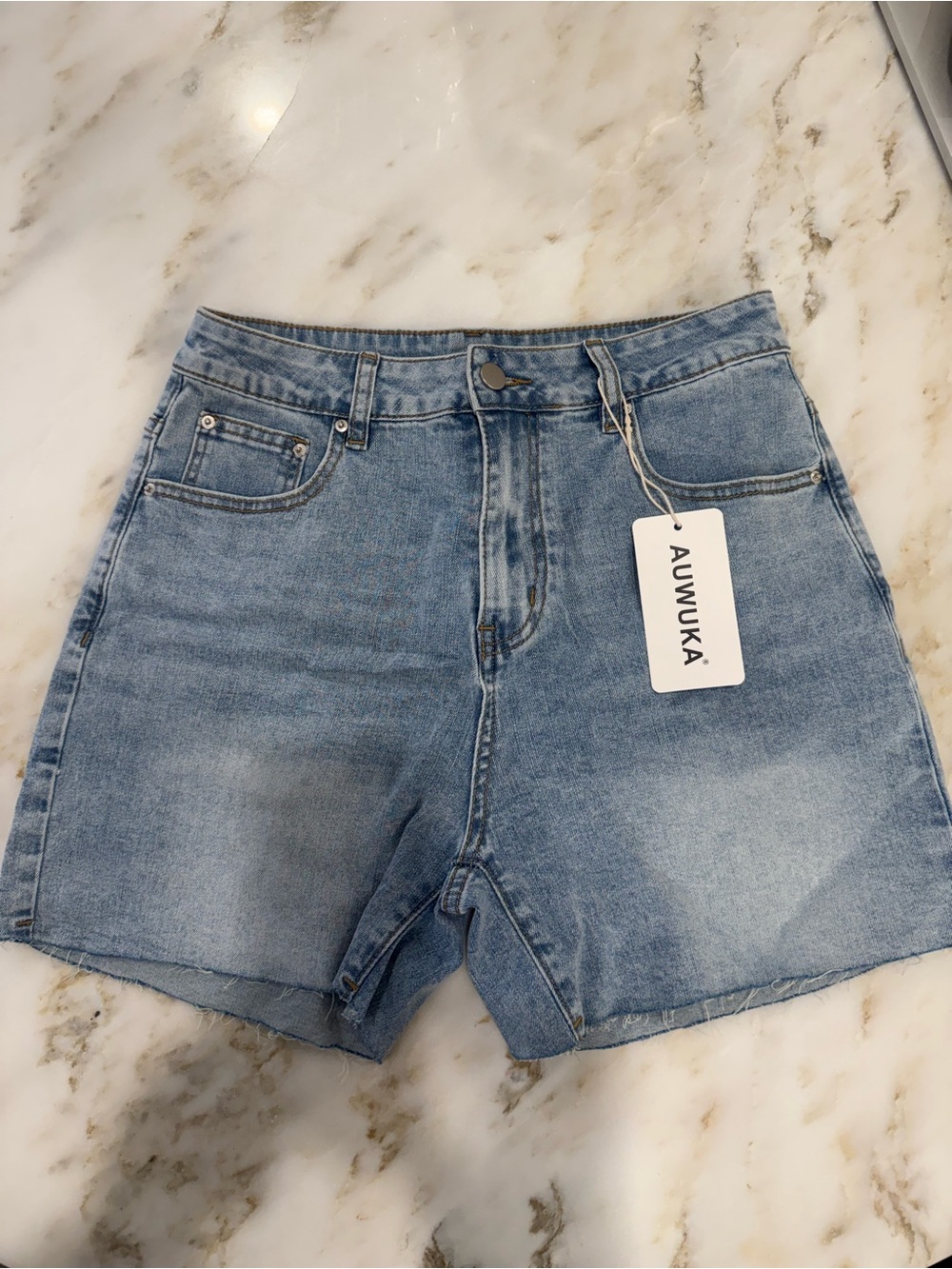 Auwaka NWT size 6 Light Wash Denim Shorts